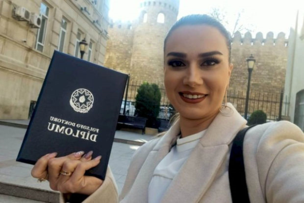 Əməkdar artist alimlik dərəcəsi aldı 